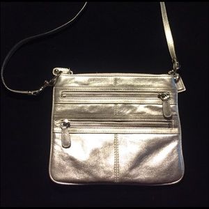 SOLD🖤Coach Small Silver Purse